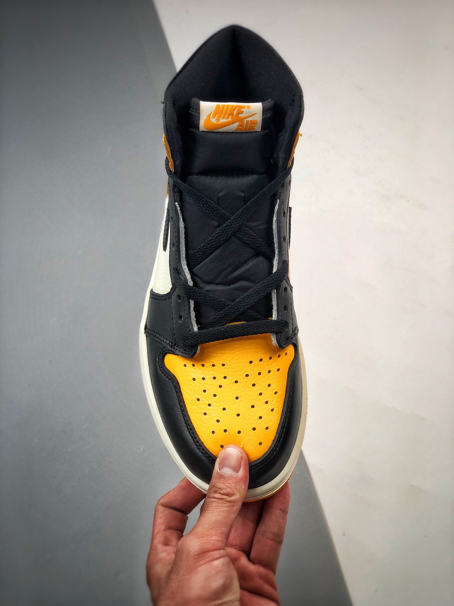 (Excellent)  Jordan 1 Retro High OG Taxi