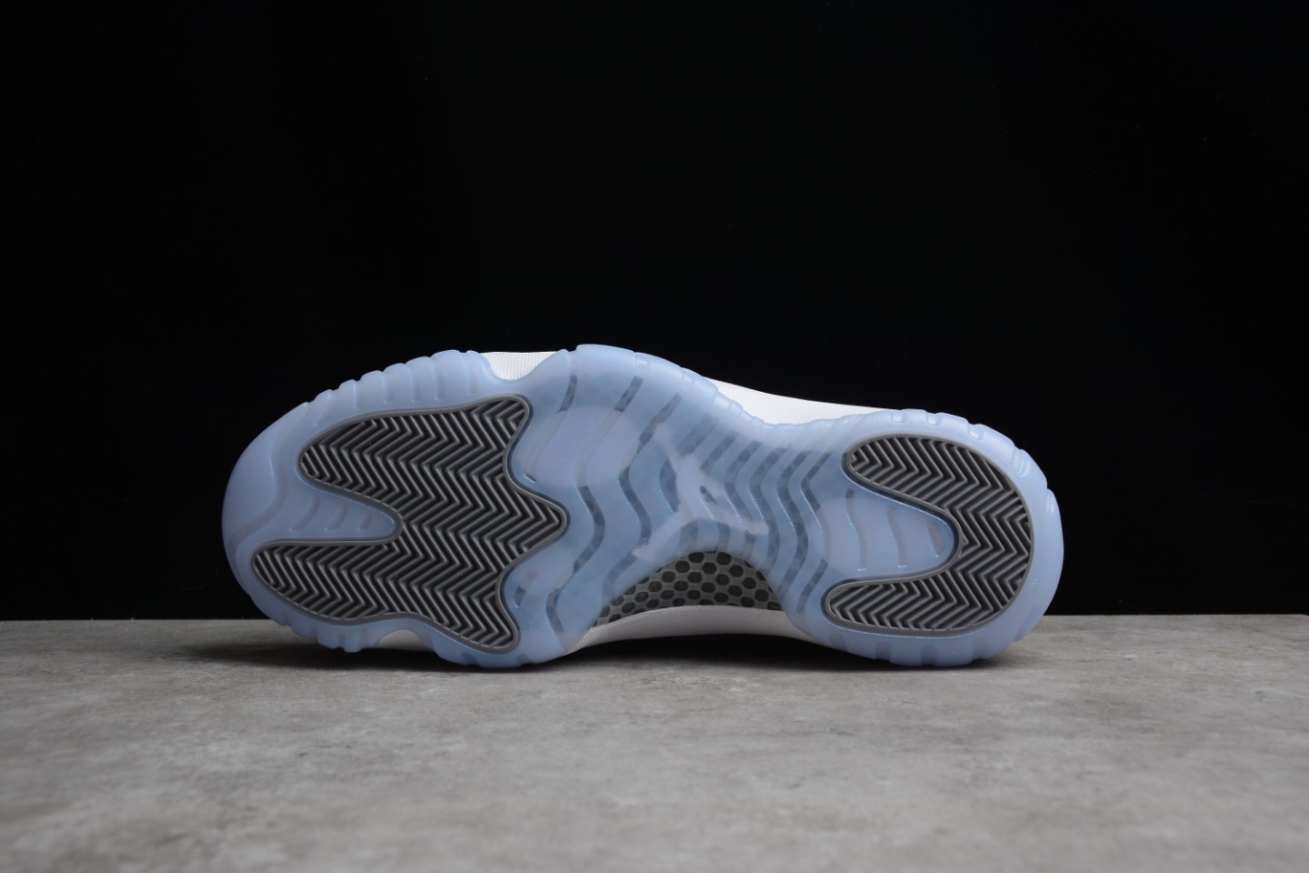 (75%-80% ARR)  Jordan 11 Retro Cool Grey (2021) CT8012-005