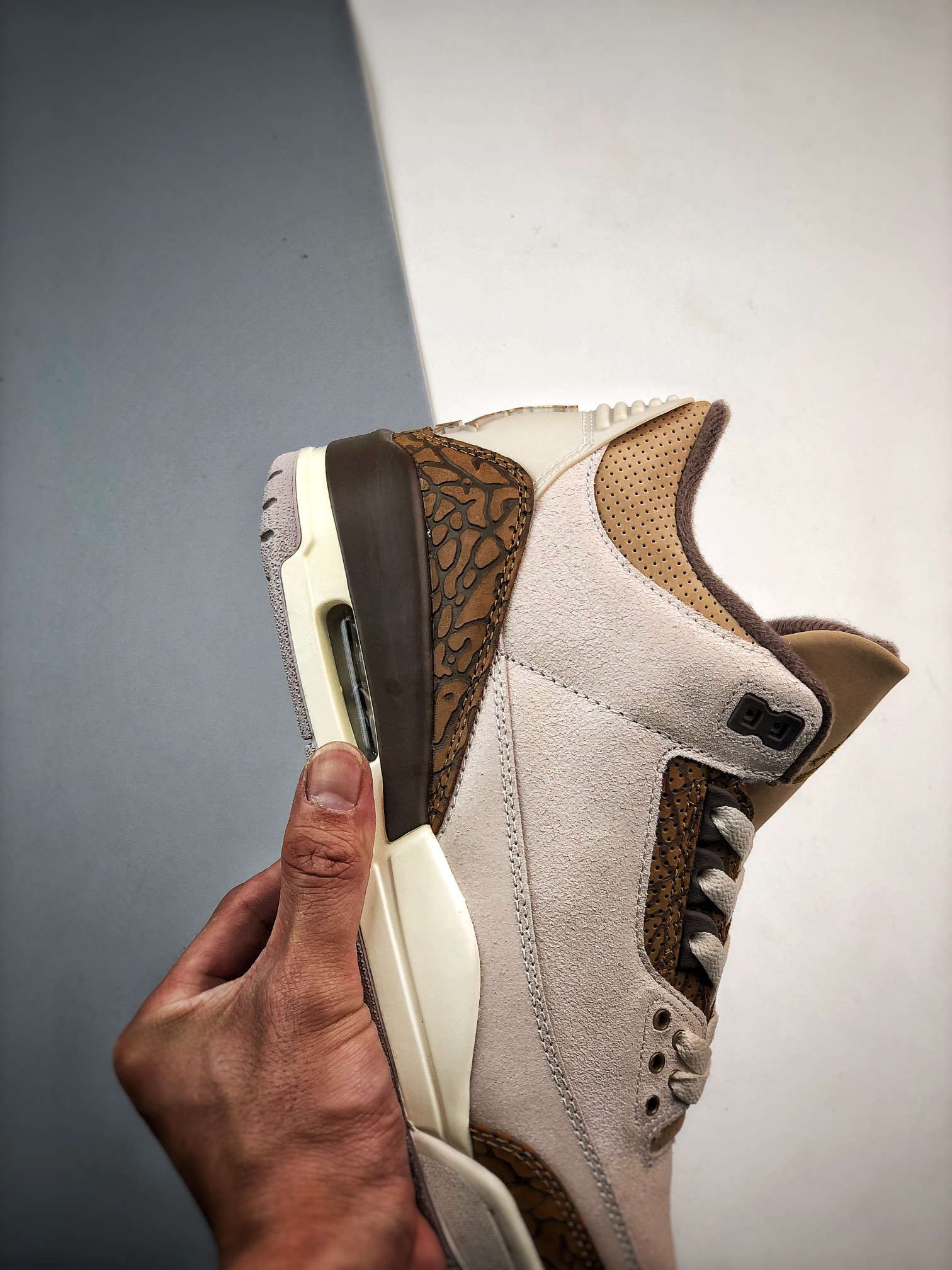 (80% ARR About) Jordan 3 Retro Palomino CT8532-102