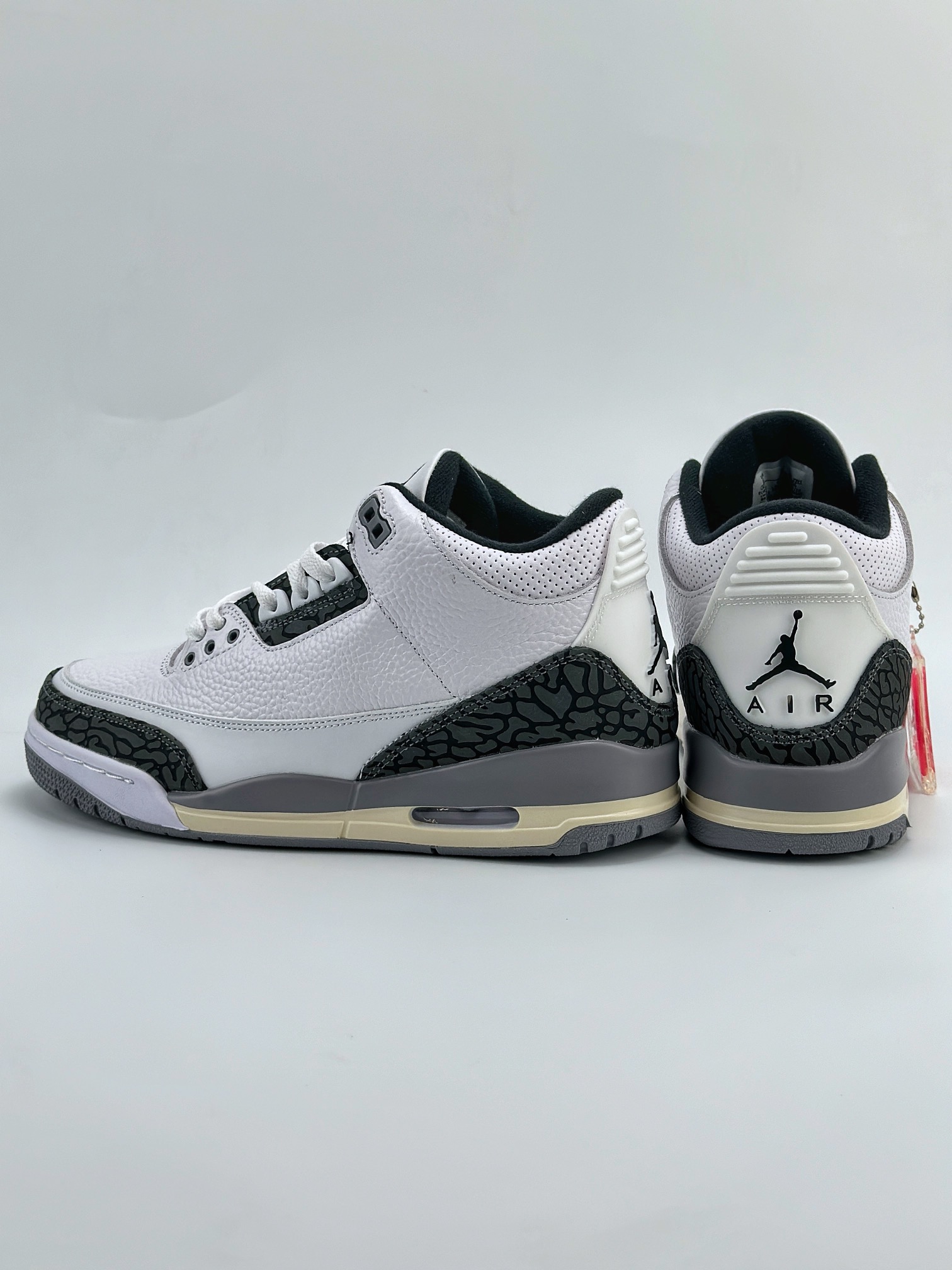 (75%-80% ARR)  Jordan 3 Retro Cement Grey CT8532-106