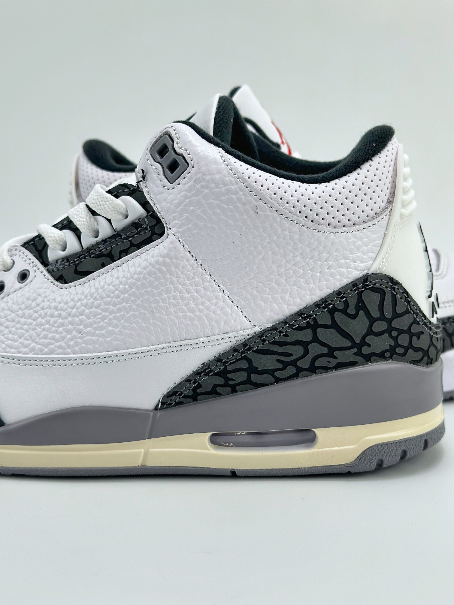 (75%-80% ARR)  Jordan 3 Retro Cement Grey CT8532-106