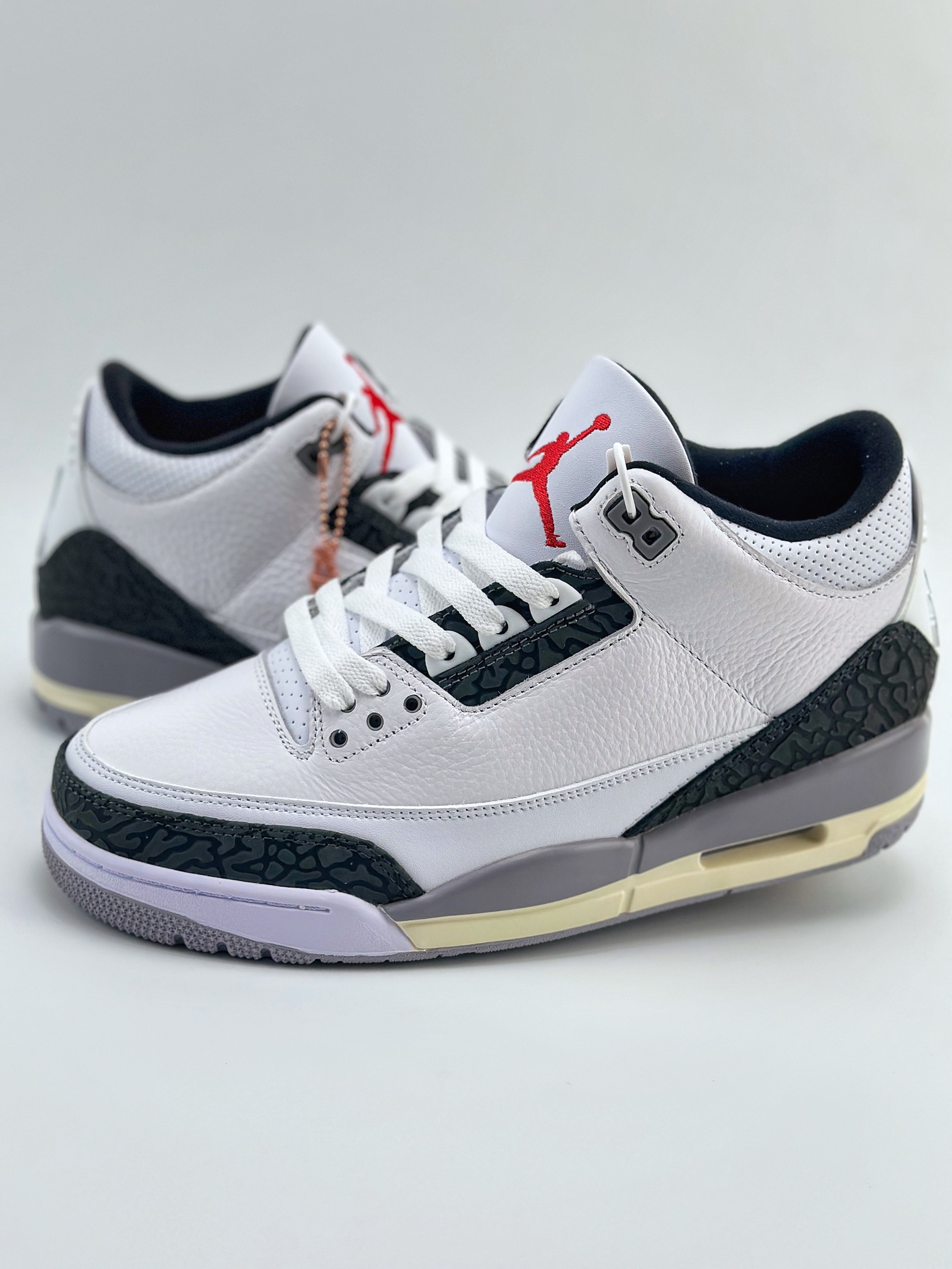 (80%-85% ARR)  Jordan 3 Retro Cement Grey CT8532-106