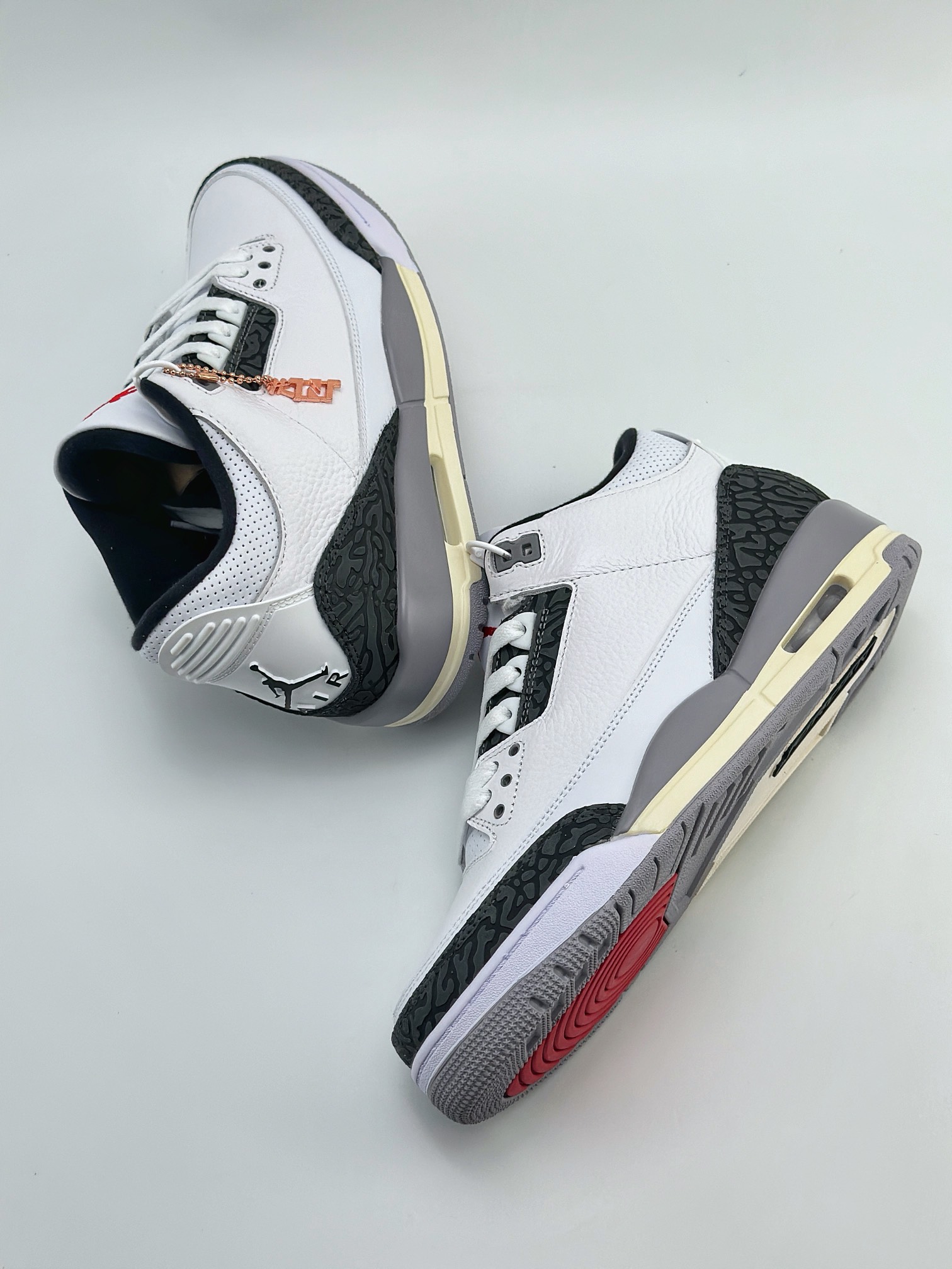 (80%-85% ARR)  Jordan 3 Retro Cement Grey CT8532-106