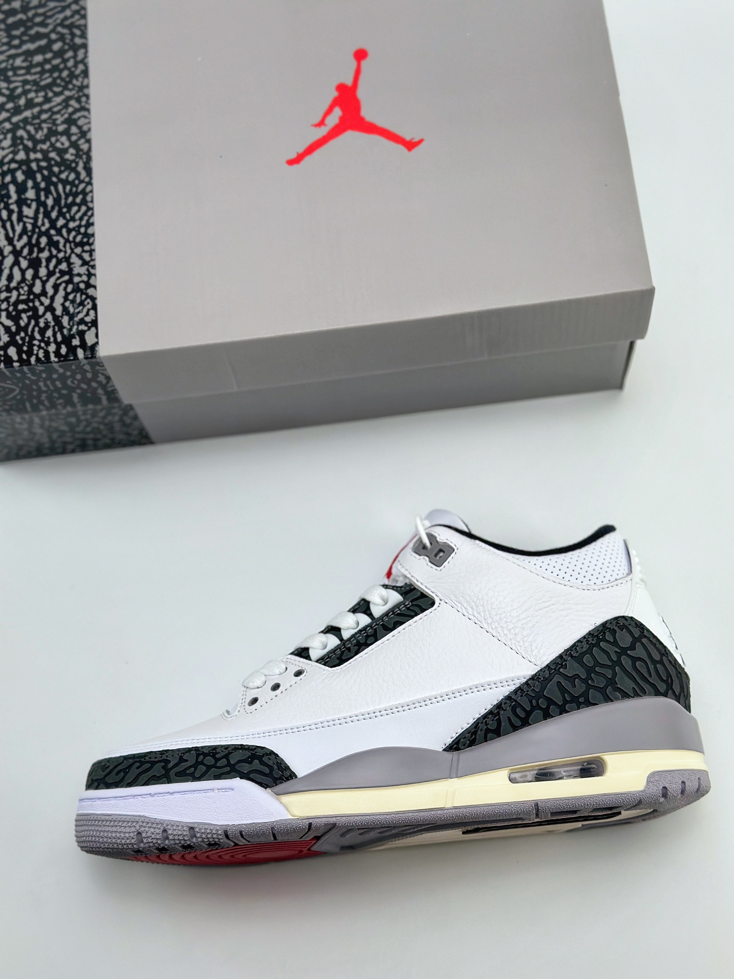 (80%-85% ARR)  Jordan 3 Retro Cement Grey CT8532-106