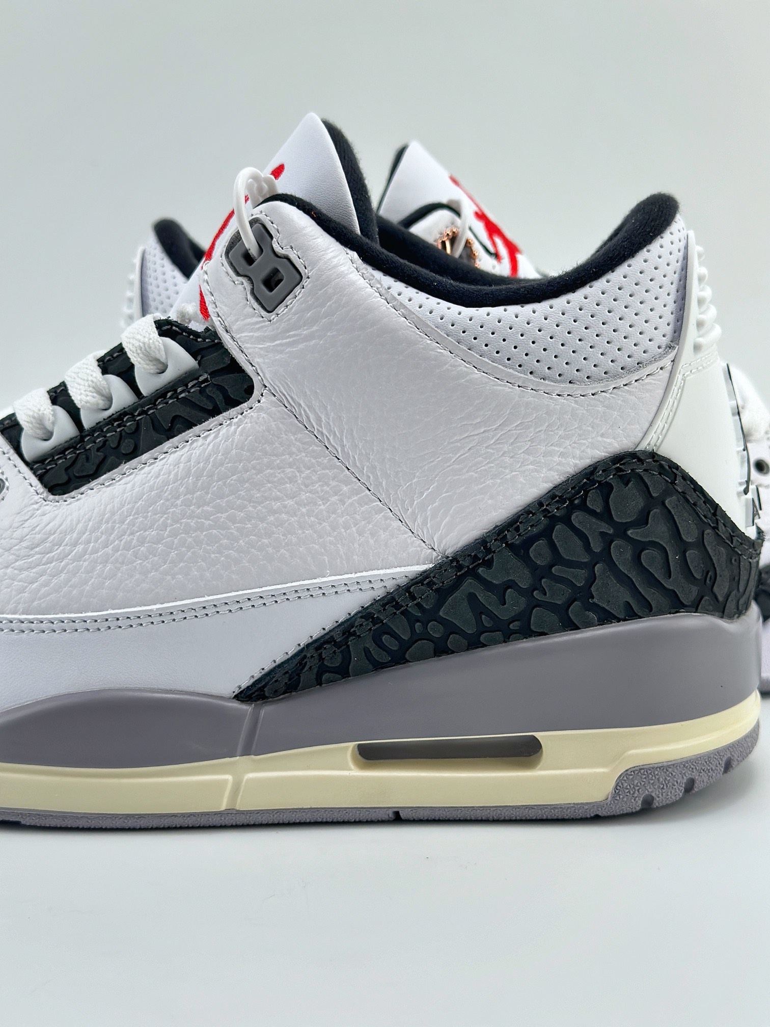 (80%-85% ARR)  Jordan 3 Retro Cement Grey CT8532-106