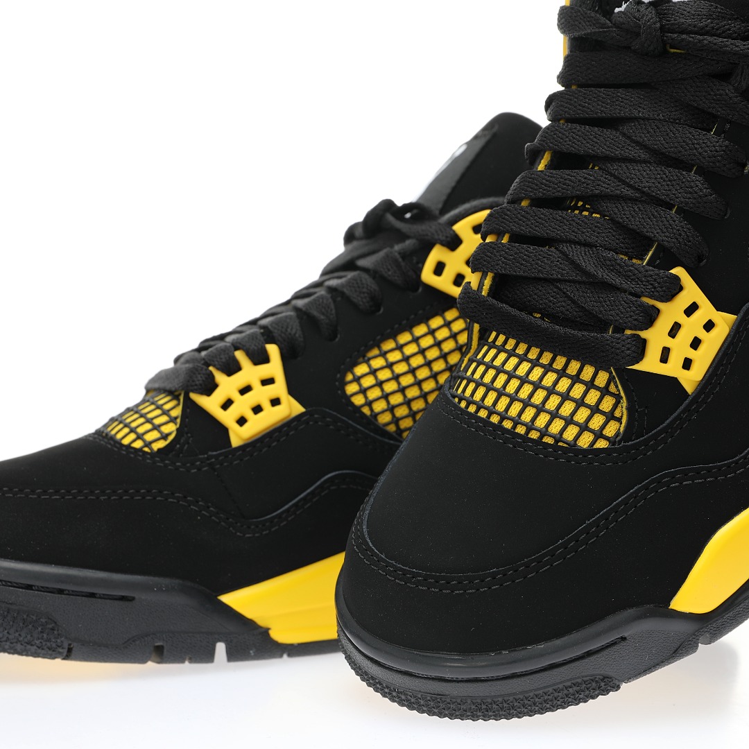 (75%-80% ARR)  Jordan 4 Retro Thunder (2023)  DH6927-017