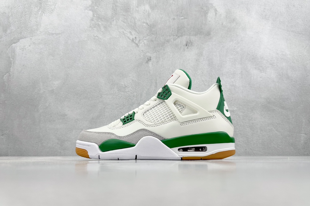 (Excellent)  Jordan 4 Retro SB Pine Green