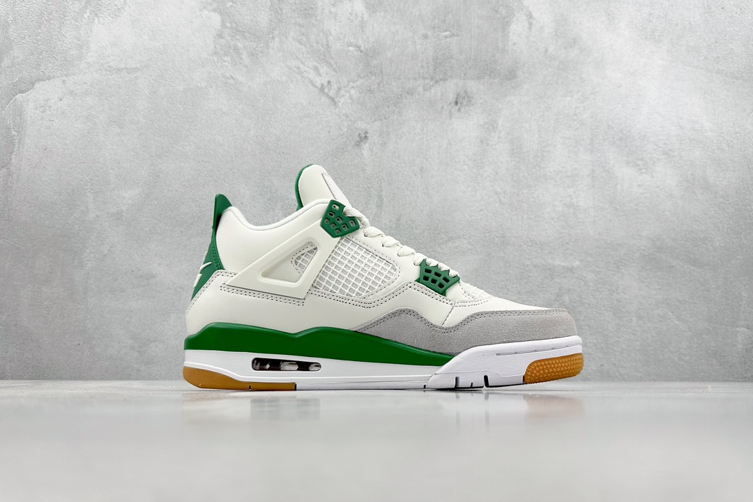 (Excellent)  Jordan 4 Retro SB Pine Green