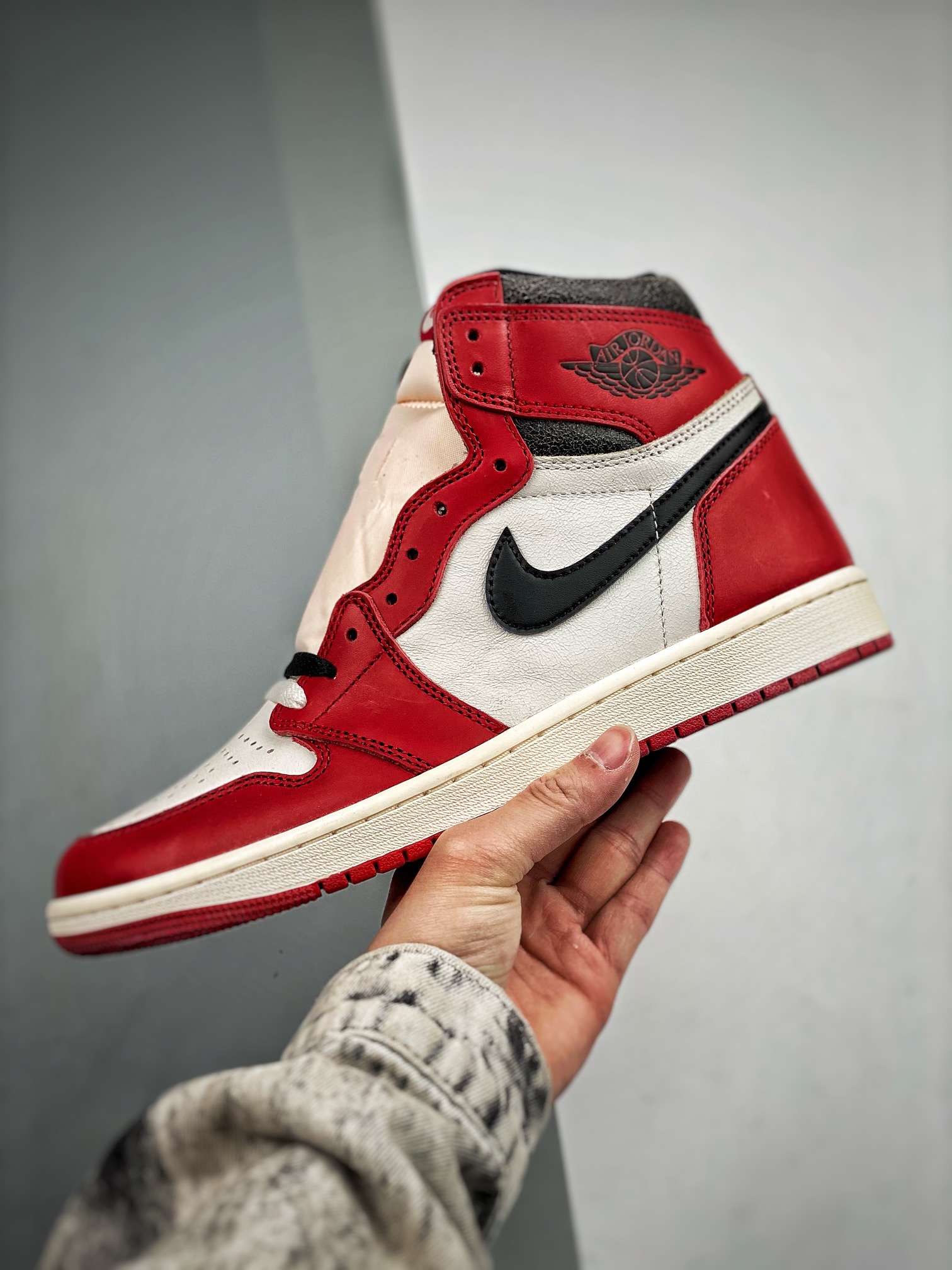 (85%-90% ARR)  Jordan 1 Retro High OG Chicago Lost and Found DZ5485-612