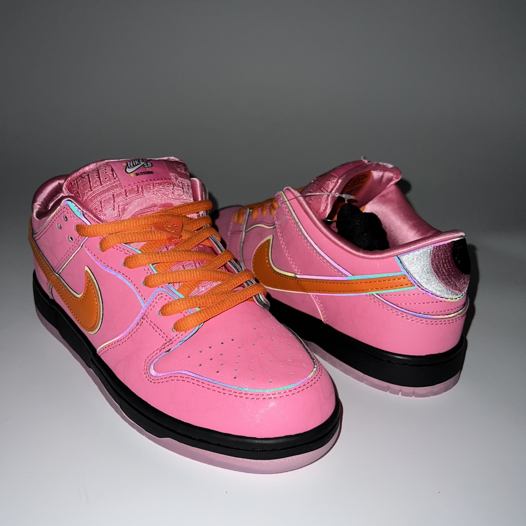 (80% ARR about) Nike SB Dunk Low The Powerpuff Girls Blossom FD2631-600