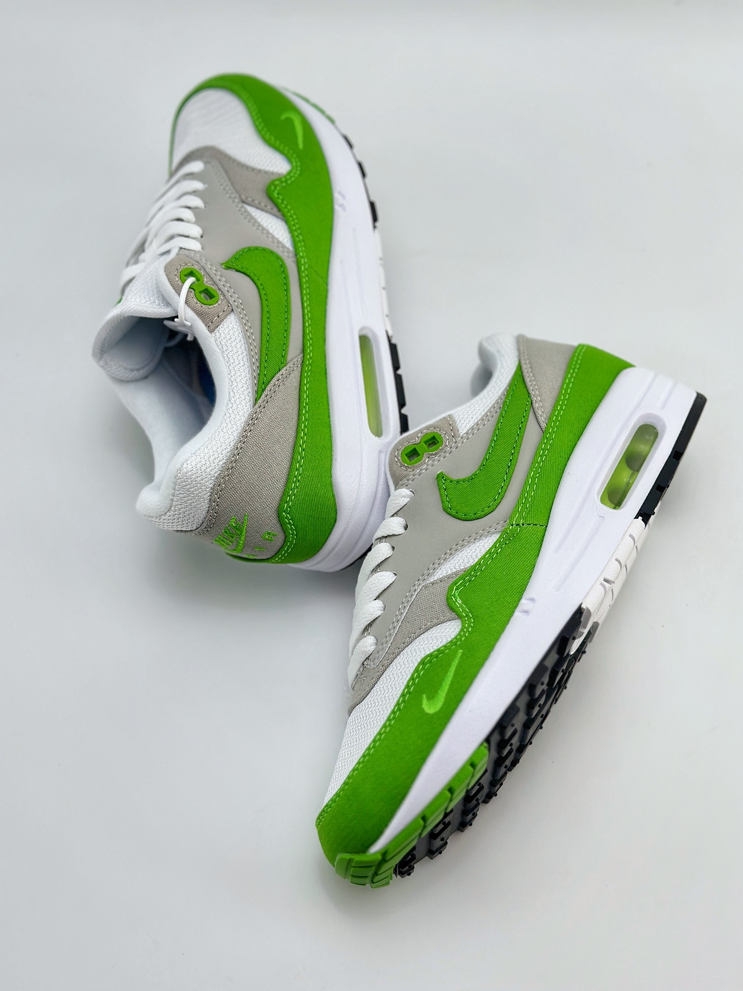 (75%-80% ARR)  Nike Air Max 1 Patta 20th Anniversary Chlorophyll