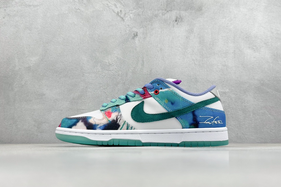 (60% -70% ARR)  Nike SB Dunk Low Futura Laboratories Bleached Aqua HF6061-400