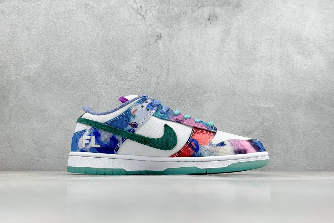 (60% -70% ARR)  Nike SB Dunk Low Futura Laboratories Bleached Aqua HF6061-400