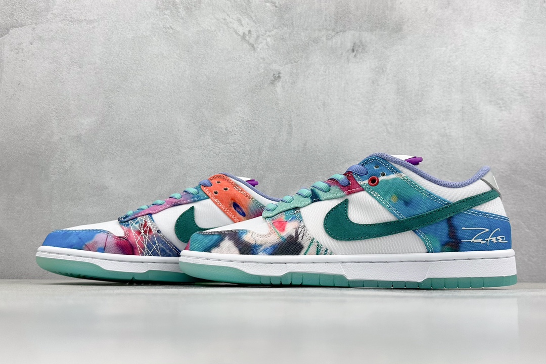 (60% -70% ARR)  Nike SB Dunk Low Futura Laboratories Bleached Aqua HF6061-400