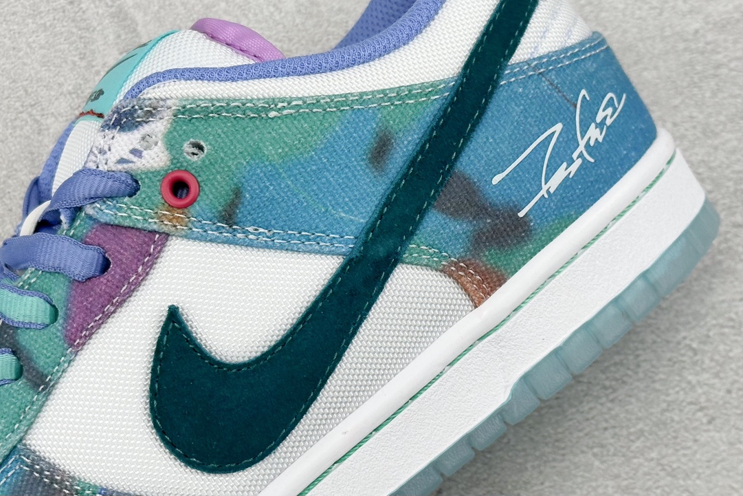 (75% ARR about)  Nike SB Dunk Low Futura Laboratories Bleached Aqua HF6061-400