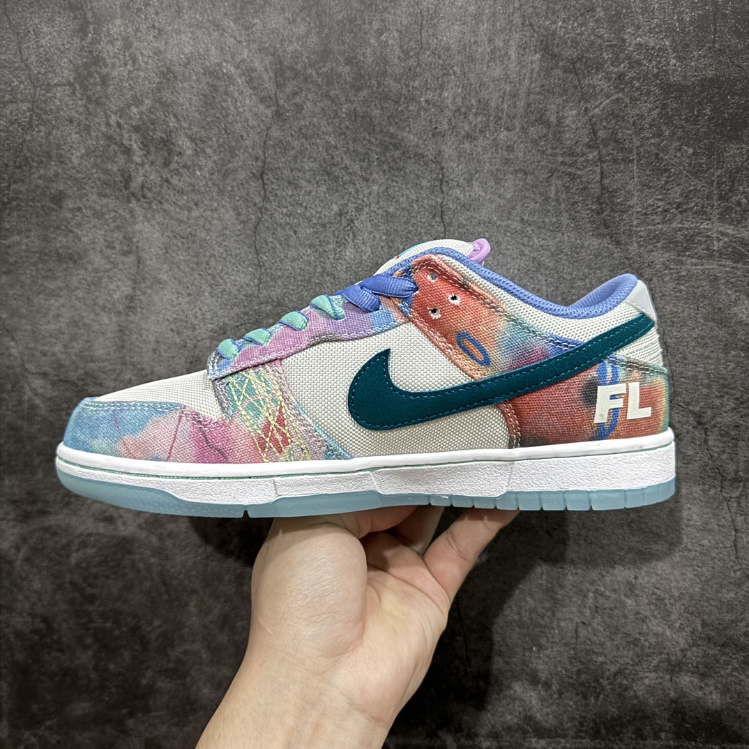 (80% ARR about)  Nike SB Dunk Low Futura Laboratories Bleached Aqua HF6061-400