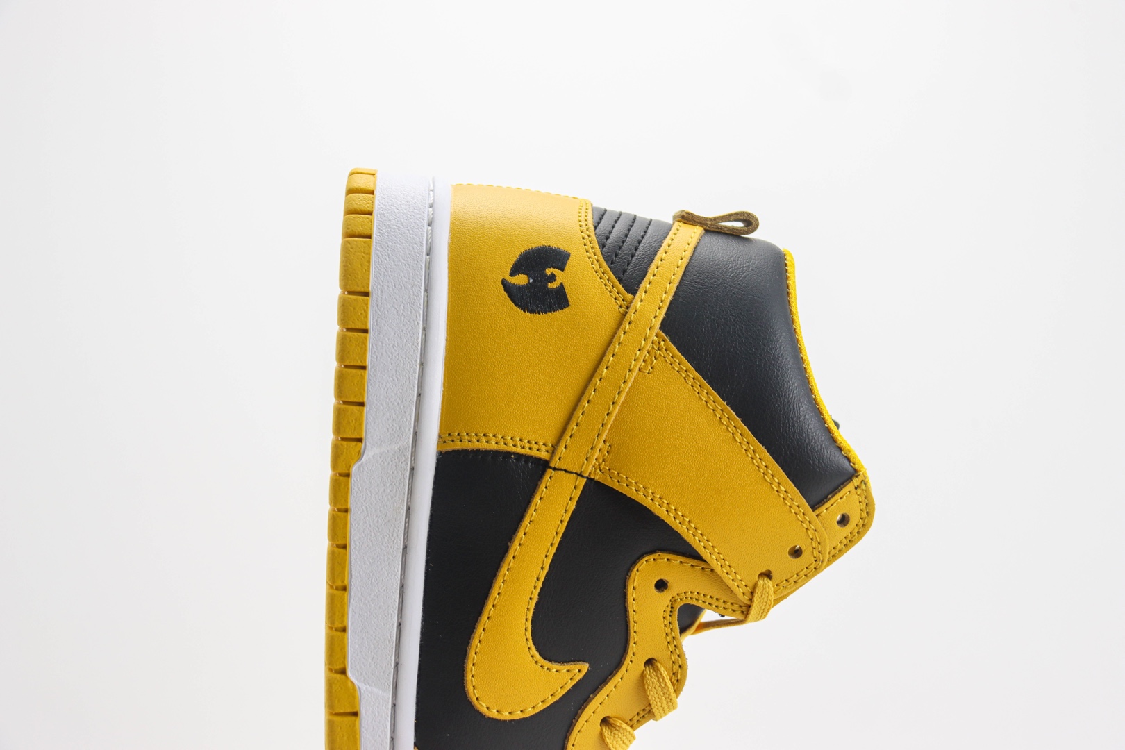 (60%-70% ARR)  Nike Dunk High Wu-Tang (2024) HJ4320-001