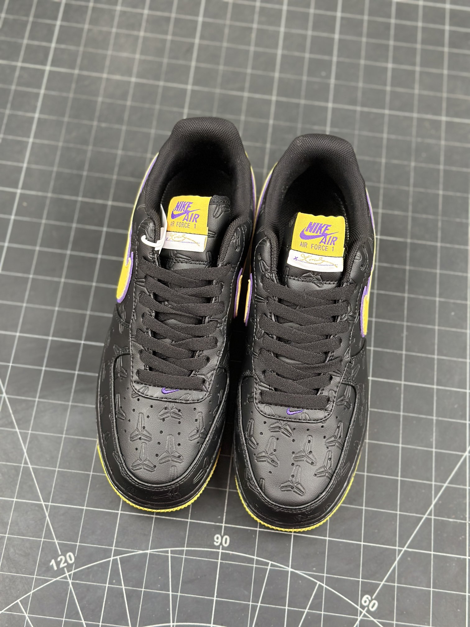 (70%-75% ARR) Nike Air Force 1 Low Kobe Bryant Lakers Away (Numbered Edition of 8000) HV5122-001